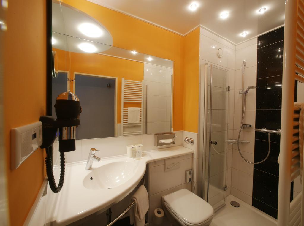Hotel Unterfeldhaus Erkrath Εξωτερικό φωτογραφία